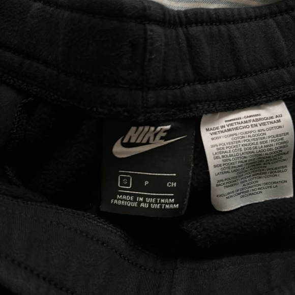 nike shorts size small - Picture 3 of 3